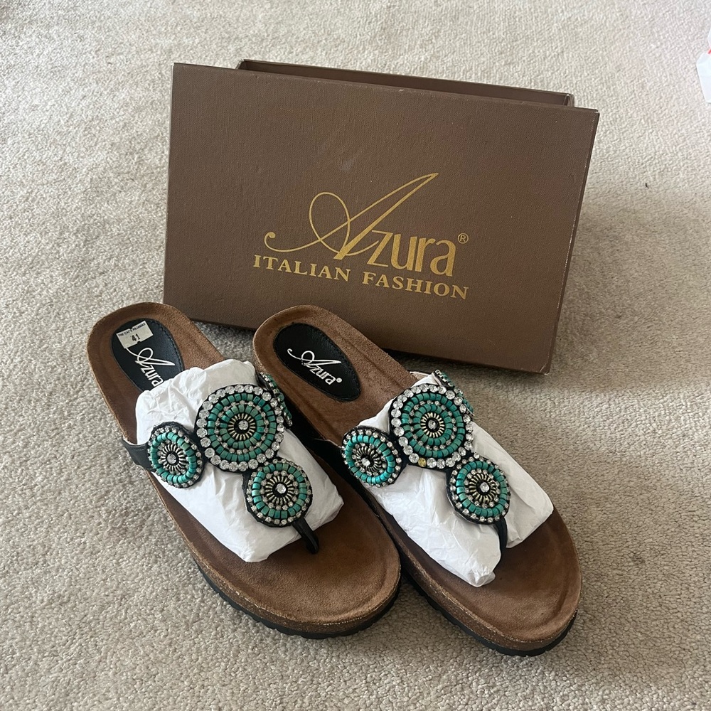 NWT Italian Thong Sandals